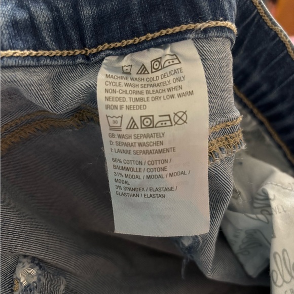 Belle by Kim Gravel TripleLuxe Denim Short - Picture 4 of 4